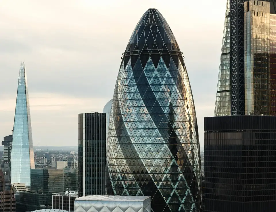 London skyline displaying the Gherkin building