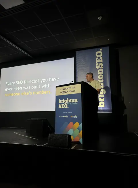 Dagan Price talking at BrightonSEO