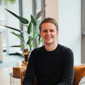 Lewis Sellers, CEO of IDHL