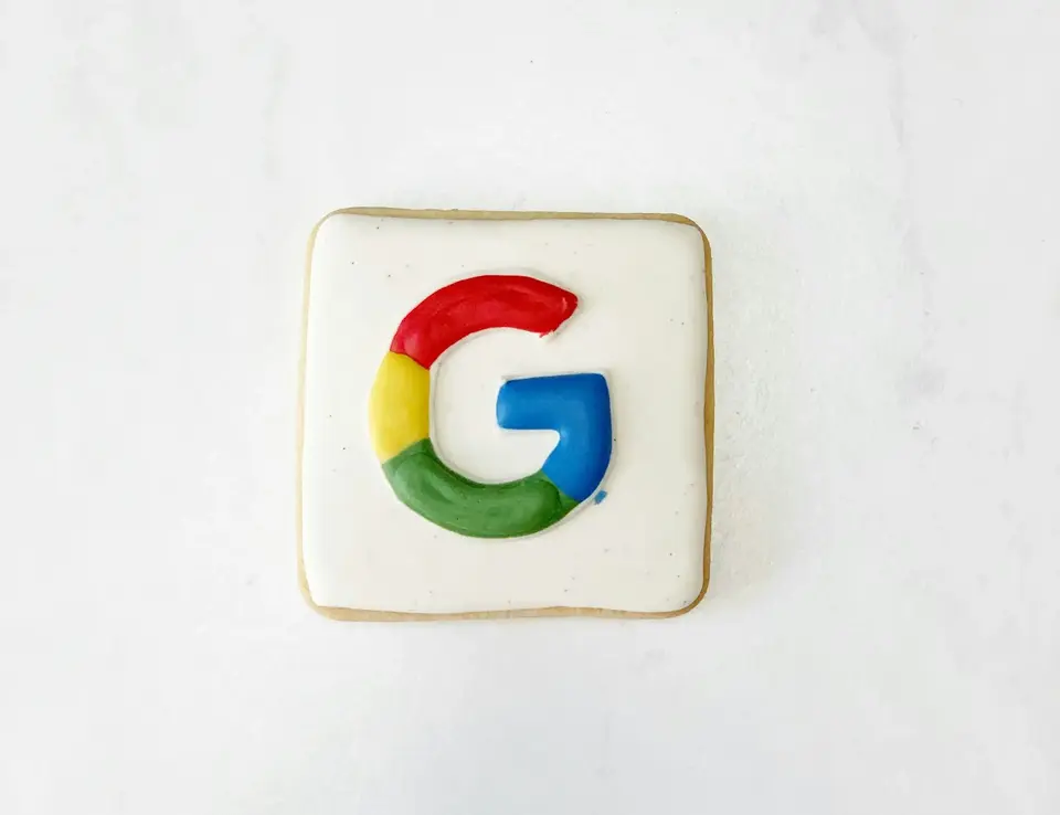 Google symbol on a biscuit 